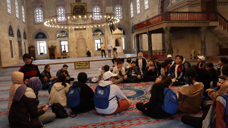 Çocuklara ‘Fatih’in izinde matematik ve teknoloji’ eğitimi