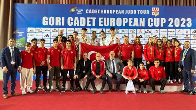 Milli judocular Gürcistan’da 4 madalya elde etti