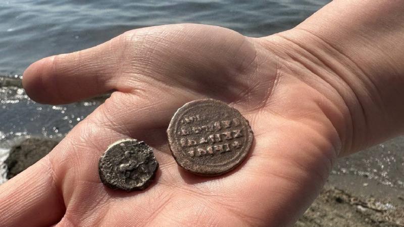 İznik gölünde sular çekilince tarihi sikkeler ortaya çıktı