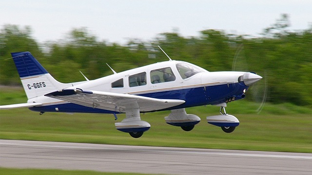 Büyük Uçaklarda Motorlar Kanatlarda veya Kuyruktayken Küçük Uçaklarda Neden Öndedir?