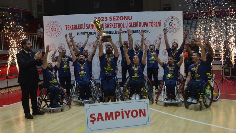 Tekerlekli Sandalye Basketbolunda şampiyon Fenerbahçe