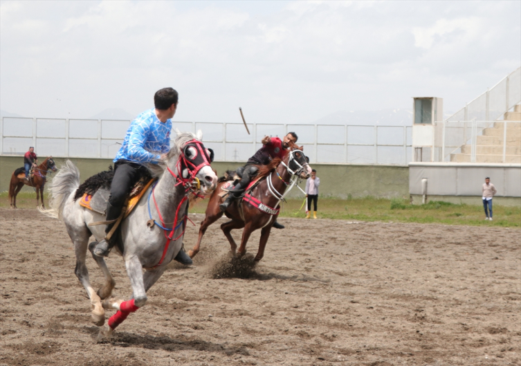Erzurum’da ata sporu cirit heyecanı