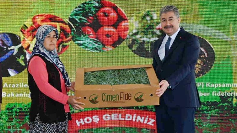 Osmaniye’de üreticilere 220 bin sebze fidesi dağıtıldı