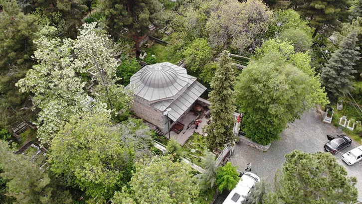 Rivayetiyle turistlerin uğrak noktası oluyor