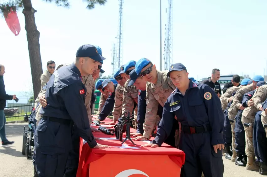 Sinop’ta engelliler bir günlük temsili askerlik yaptı