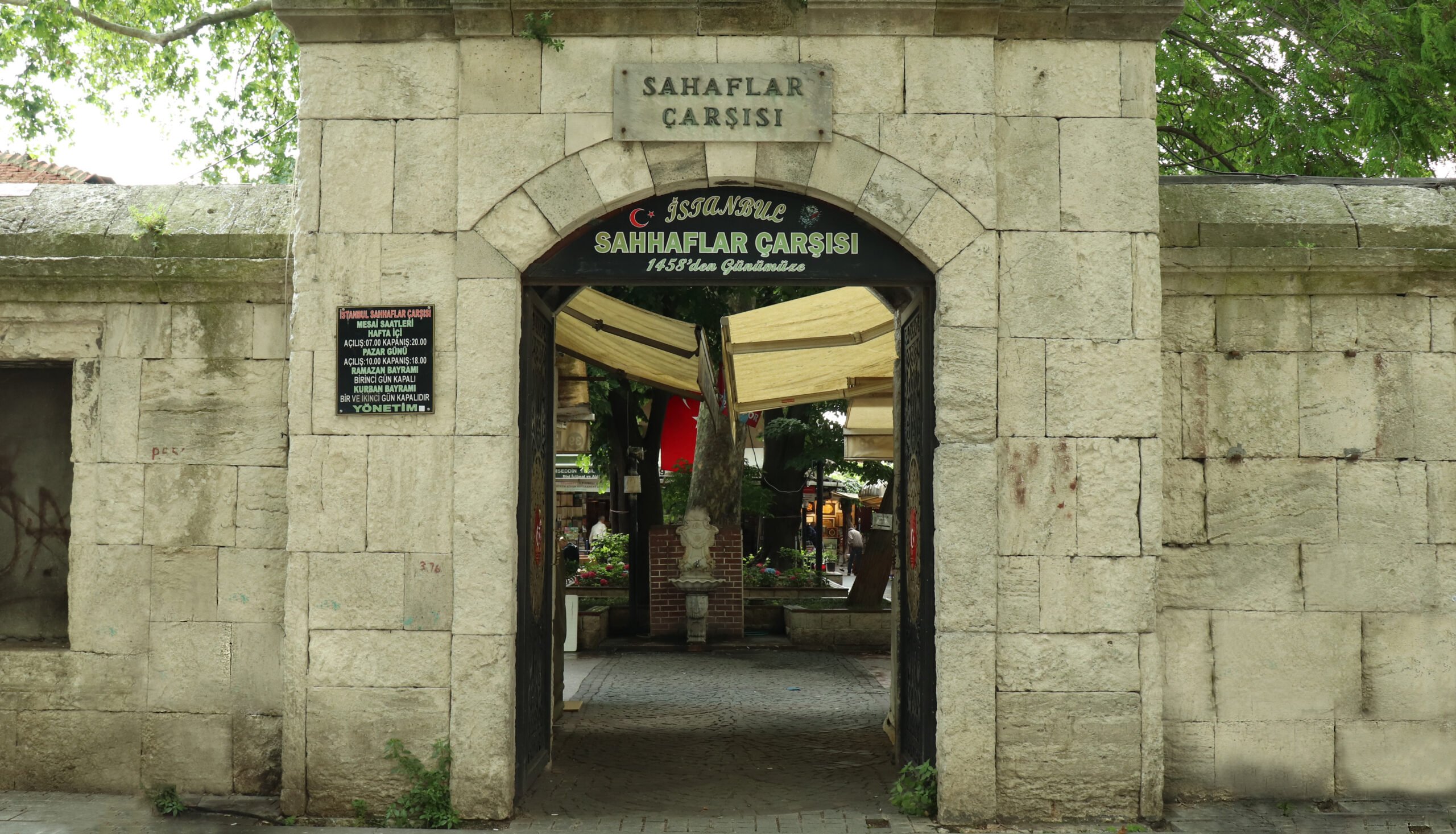 Geçmişin Kapılarını Aralayan Sahaflar Çarşısı(Özel Haber)