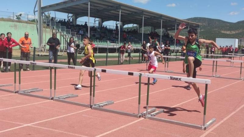 Bingöl’e 10 ilden gelen 200 sporcu atletizm pistinde ter döktü