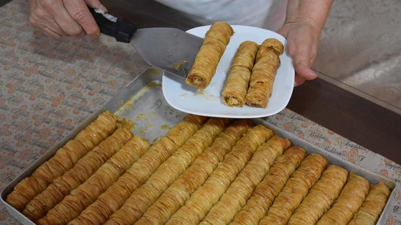 Tescilli Ordu fındıklı burma tatlısı bayramda da damakları tatlandırıyor