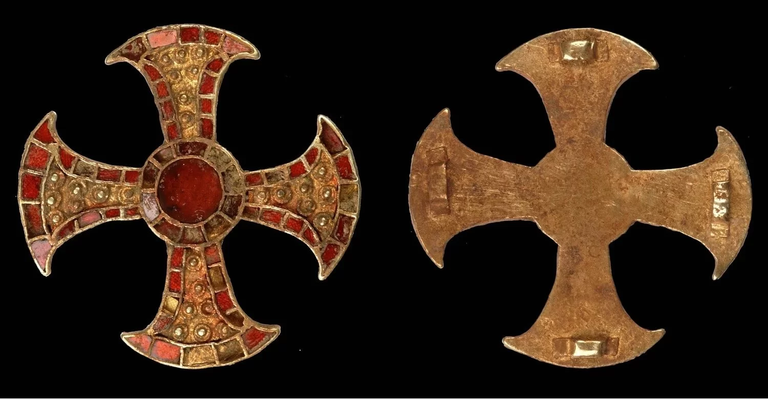 Arkeologlar, “Trumpington Haçı” ile Gömülü 7. yüzyıldan kalma bir Anglo-Sakson Kadının Yüzünü Yeniden İnşa Ediyor