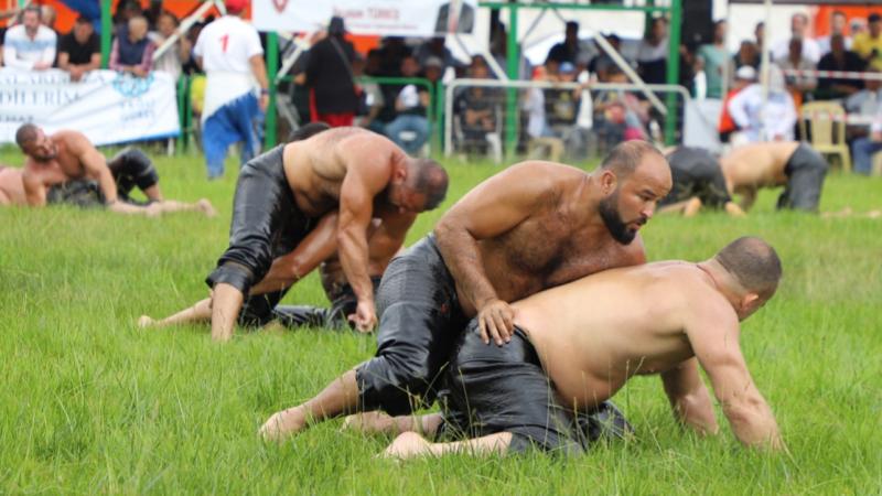 Balıkesir’de Sebeplili Hüseyin Pehlivan Yağlı Güreşleri başladı