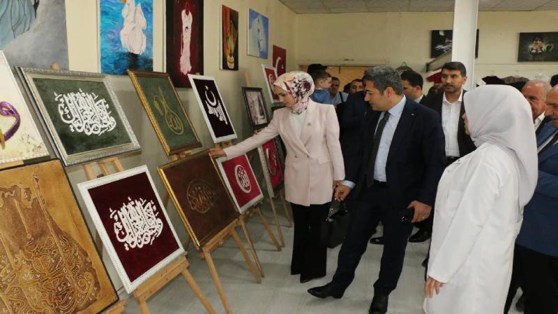 Hizan’da yıl sonu sergisi