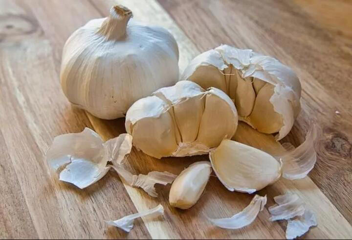 Sarımsağı yıllarca yanlış tüketmişiz! Vitamin değerlerini yerle bir ediyor, hiçbir faydası kalmıyor