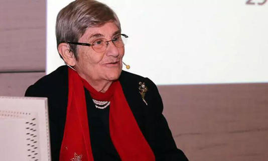 Bu ayıptır, günahtır!..Okyanuslar ötesinden lise mezunu bir bey ne diyorsa bizim doktorlar onu uyguluyor.