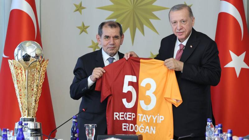 Cumhurbaşkanı Erdoğan Galatasaray’ı kabul etti