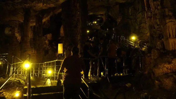UNESCO Kültür Mirası Listesi’ndeki mağara, soğan sarkıtlarıyla dikkat çekiyor