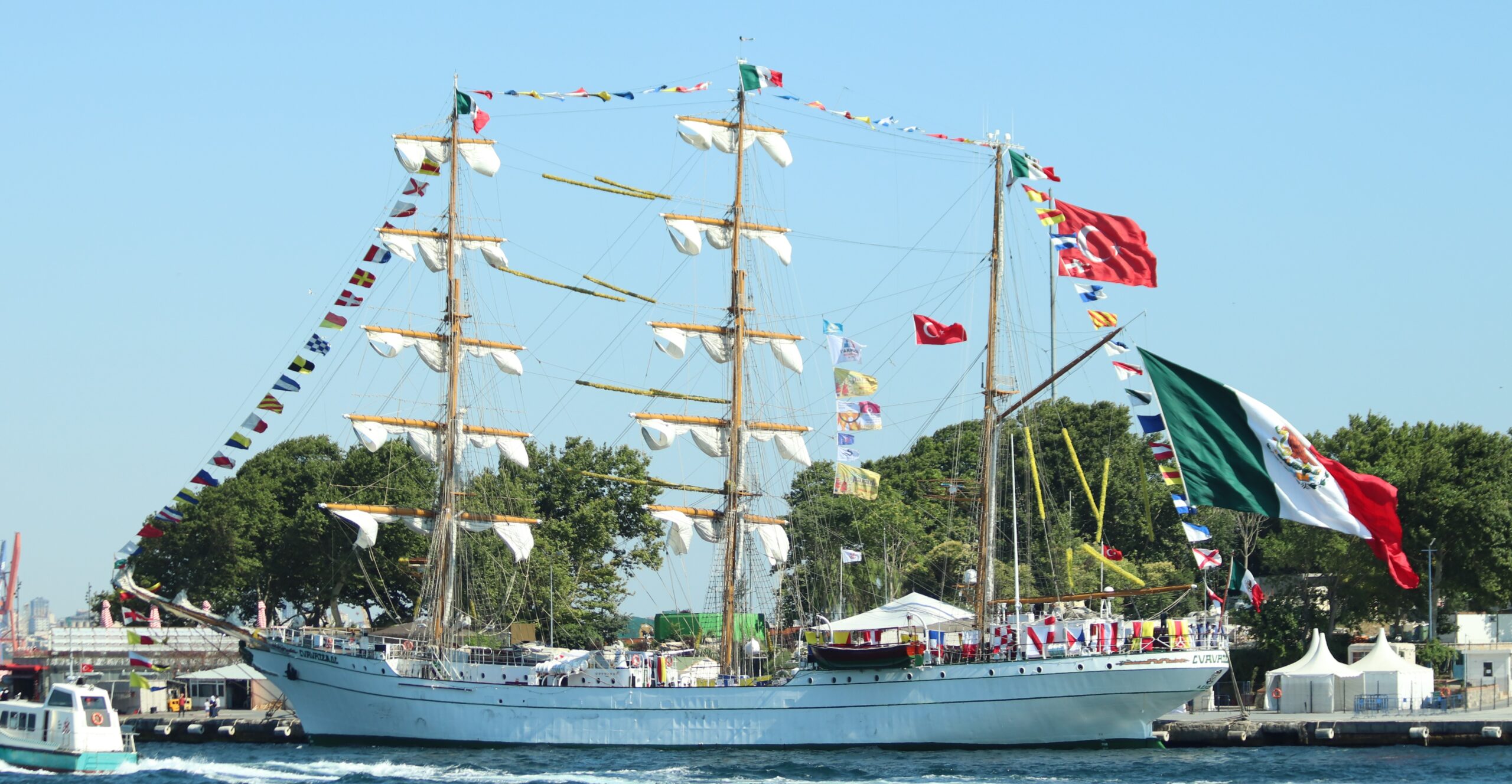 Meksika’nın Dostluk Gemisi Sarayburnu Limanı’nda(Özel Haber)