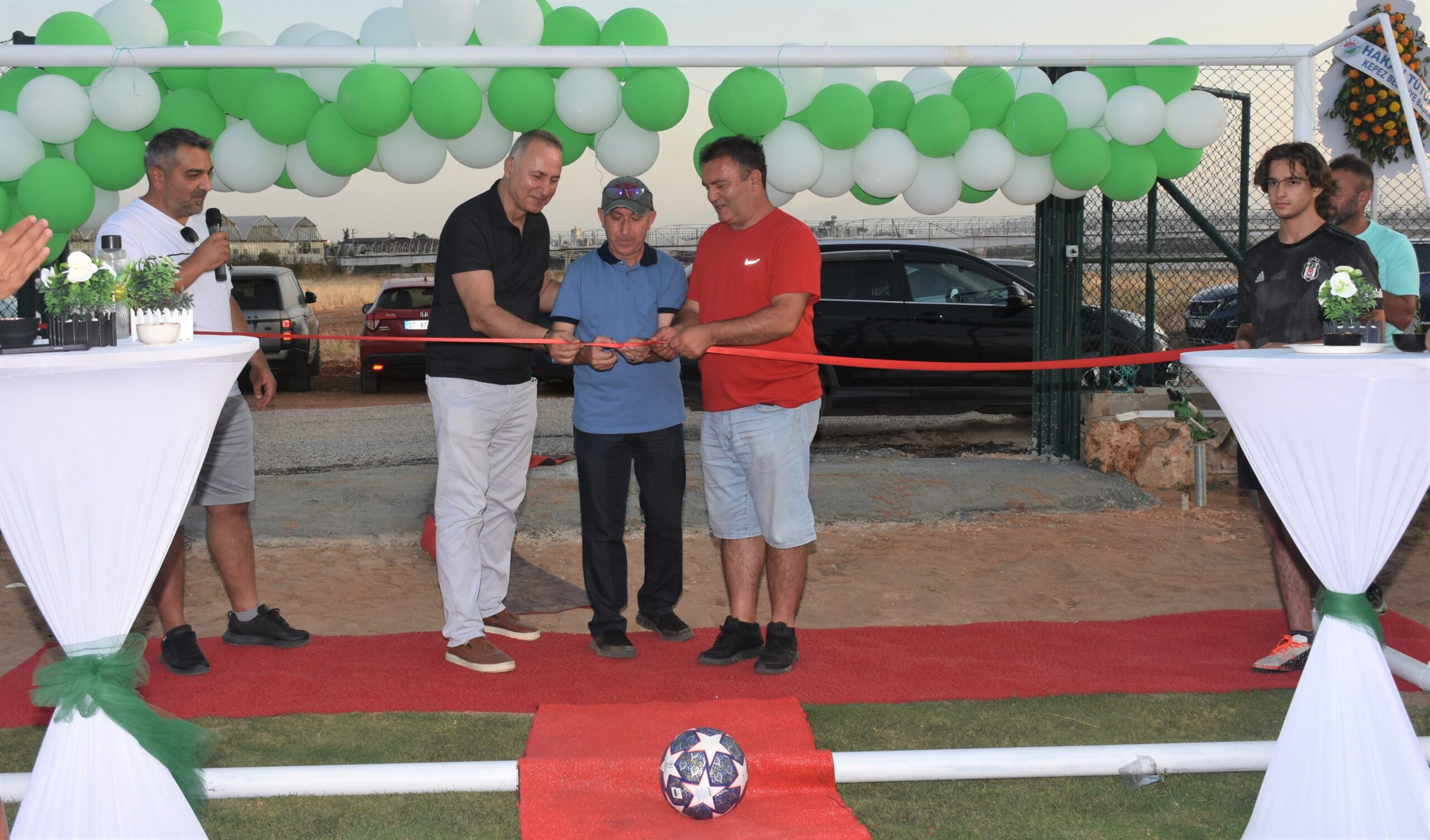 Soydal, Arazisine Çim Futbol Sahası Yaptırdı(Özel Haber)