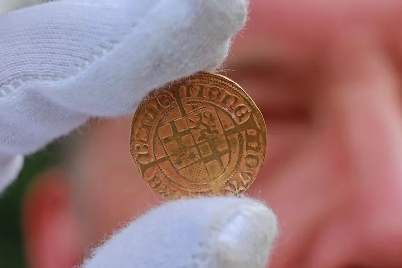 Orta Çağ Manastırında Aceleyle Saklanmış Sikkeler Bulundu