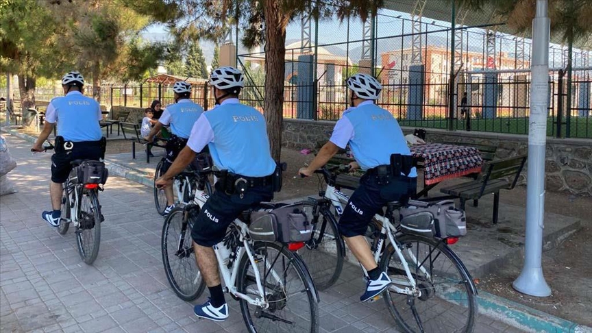Osmaniye’de bisikletli polis timleri göreve başladı