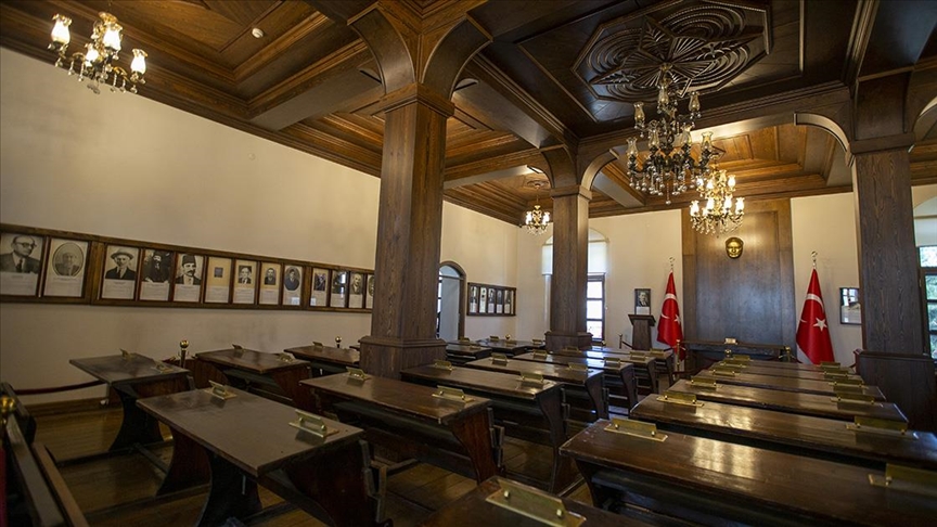 Erzurum Kongre Binası ziyaretçilerini “Milli Mücadele” dönemine götürüyor