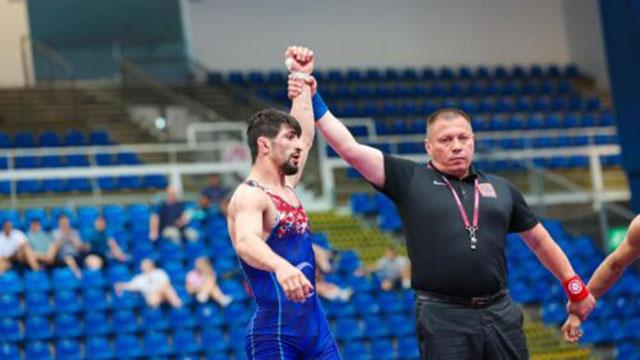 Milli güreşçilerden bir altın bir gümüş madalya