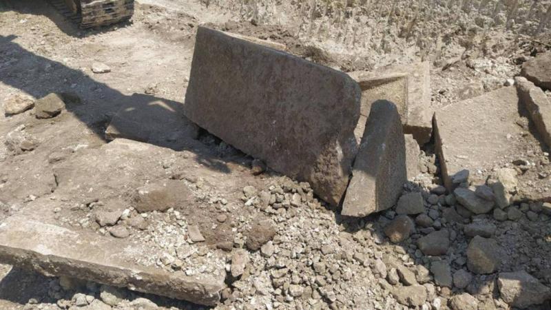 Afyonkarahisar’da temel kazısında lahit bulundu