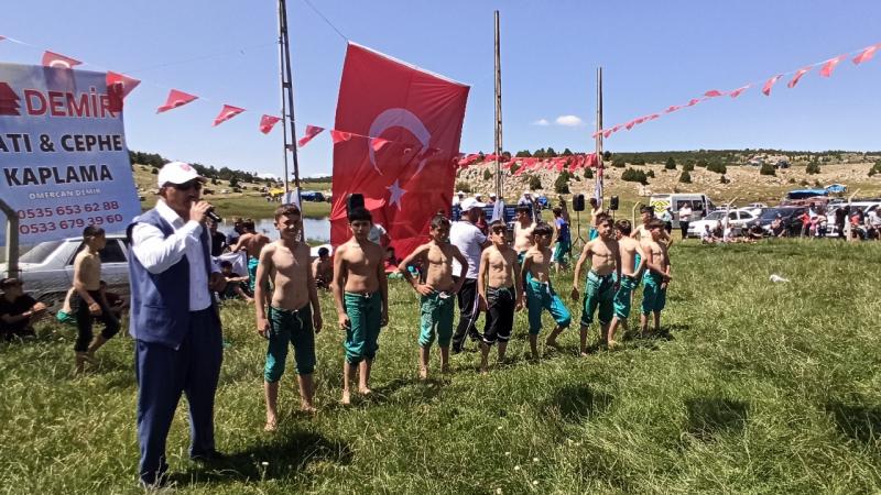 Tokat’ta Geleneksel Çıkrık Köyü 6. Karakucak Güreşleri düzenlendi