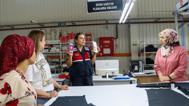 Sinop’ta işçi kadınlara KADES bilgilendirmesi