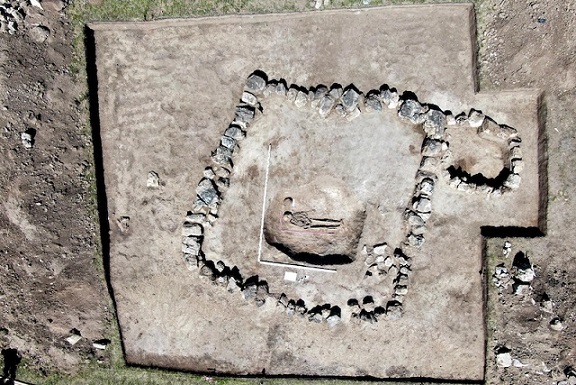 Sibirya’da 3.000 Yıllık ‘Arabacı’ Mezarı Bulundu