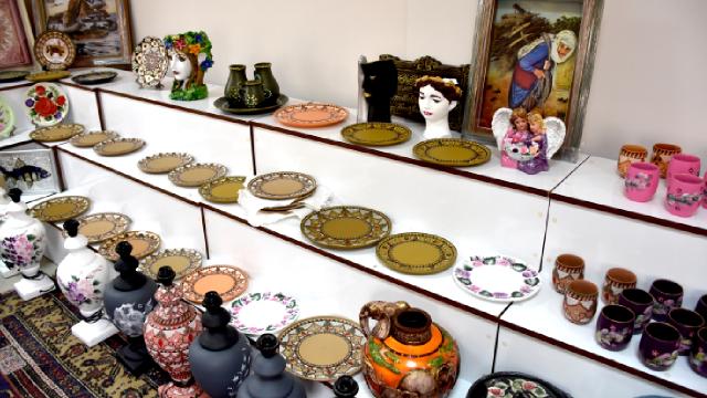 Aksaray’da engelliler resim atölyesinde el sanatlarıyla rehabilite oluyor