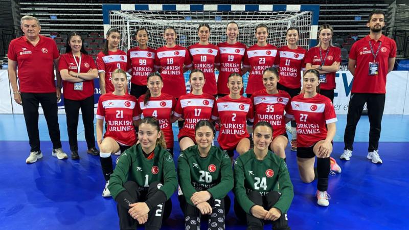 Genç milli hentbolcular Estonya’yı mağlup etti