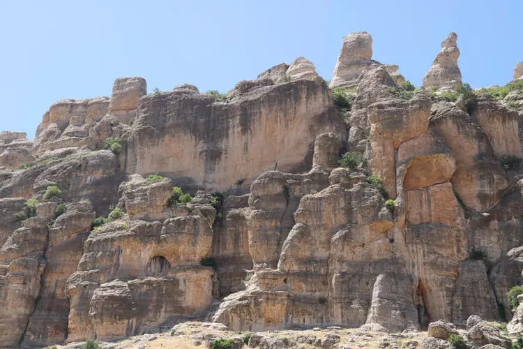 Diyarbakır’ın peribacaları görenleri kendine hayran bırakıyor