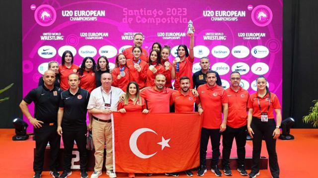 U20 Kadın Milli Güreş Takımı Avrupa üçüncüsü oldu