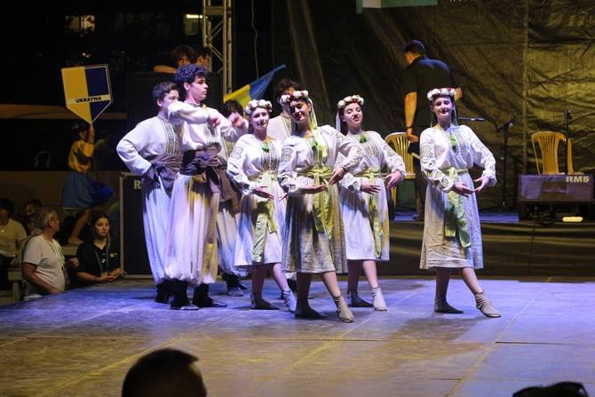 Ukraynalı Dans Ekibi Rize’de Savaş Karşıtı Gösteri Yaptı