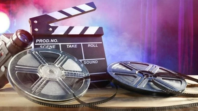 Sinema salonlarında bu hafta biri yerli, sekiz film vizyona gerecek.