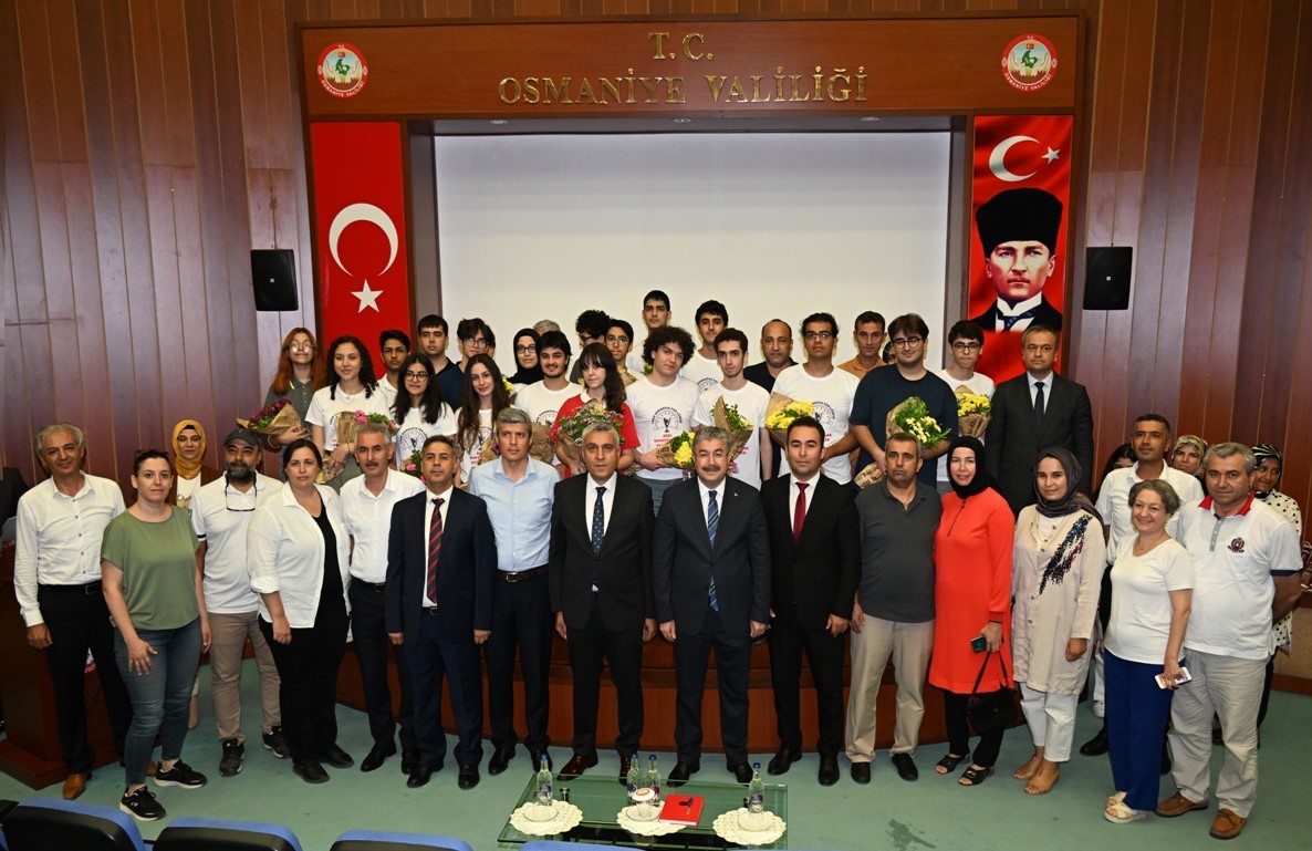 Osmaniye’de YKS’de İlk 1000’e Girenler Ödüllendirildi(Özel Haber)