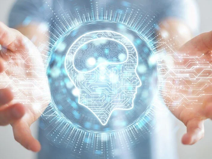 Yapay zeka felçli adama çare oldu: “Artık elim tutulduğunda hissedebiliyorum”