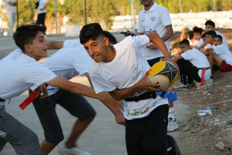 Depremzede çocuklar için ragbi takımları kuruldu