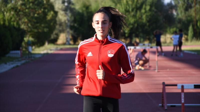 EYOF’tan Türkiye rekoruyla dönen milli atlet Edanur Tulum olimpiyatlara odaklandı