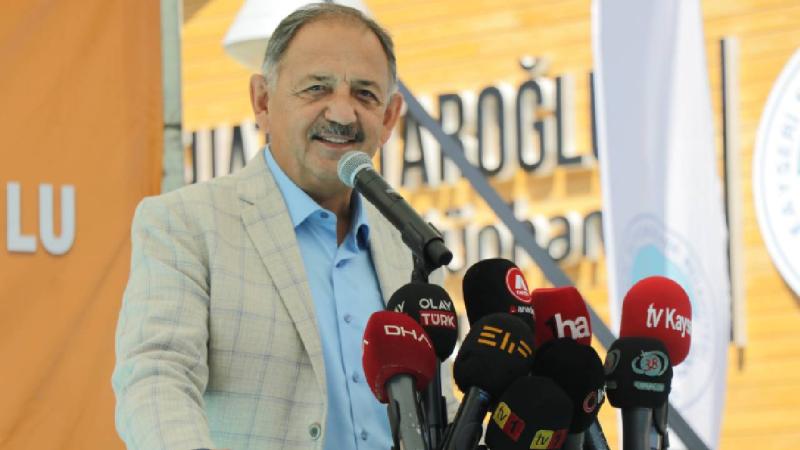 Bakanı Özhaseki: Türkiye yüzyılı için kitapla, bilimle iç içe olunmalı