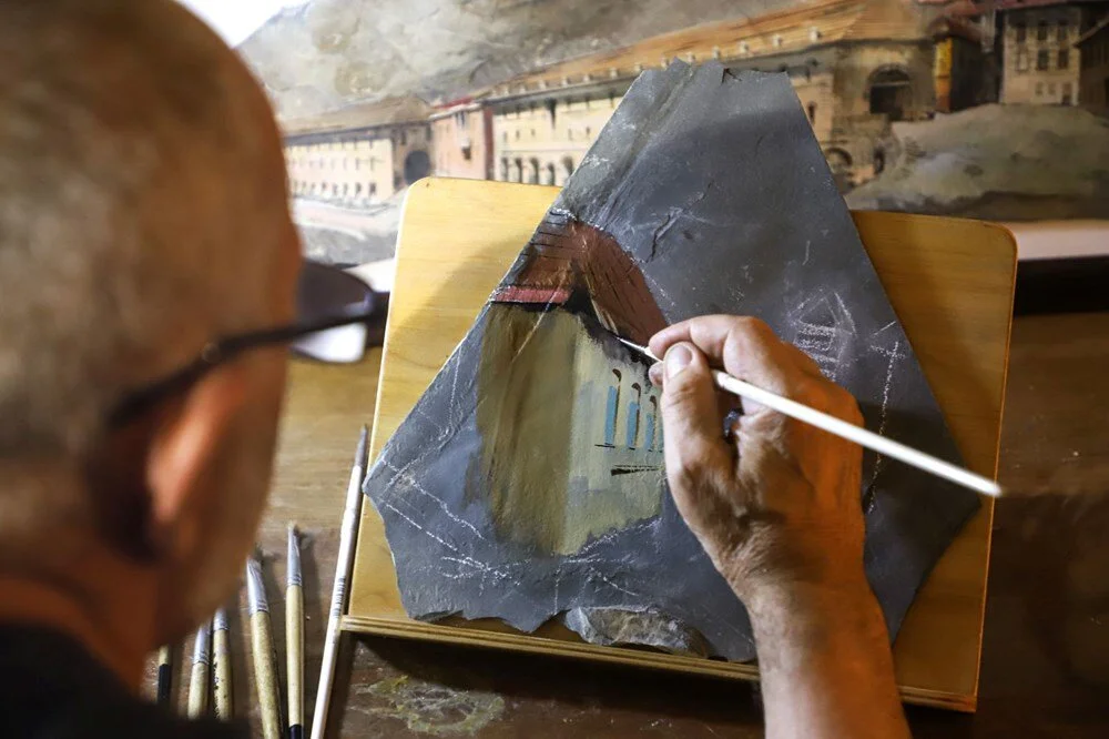 Kaya taşları Azerbaycanlı ressamın elinde tabloya dönüşüyor