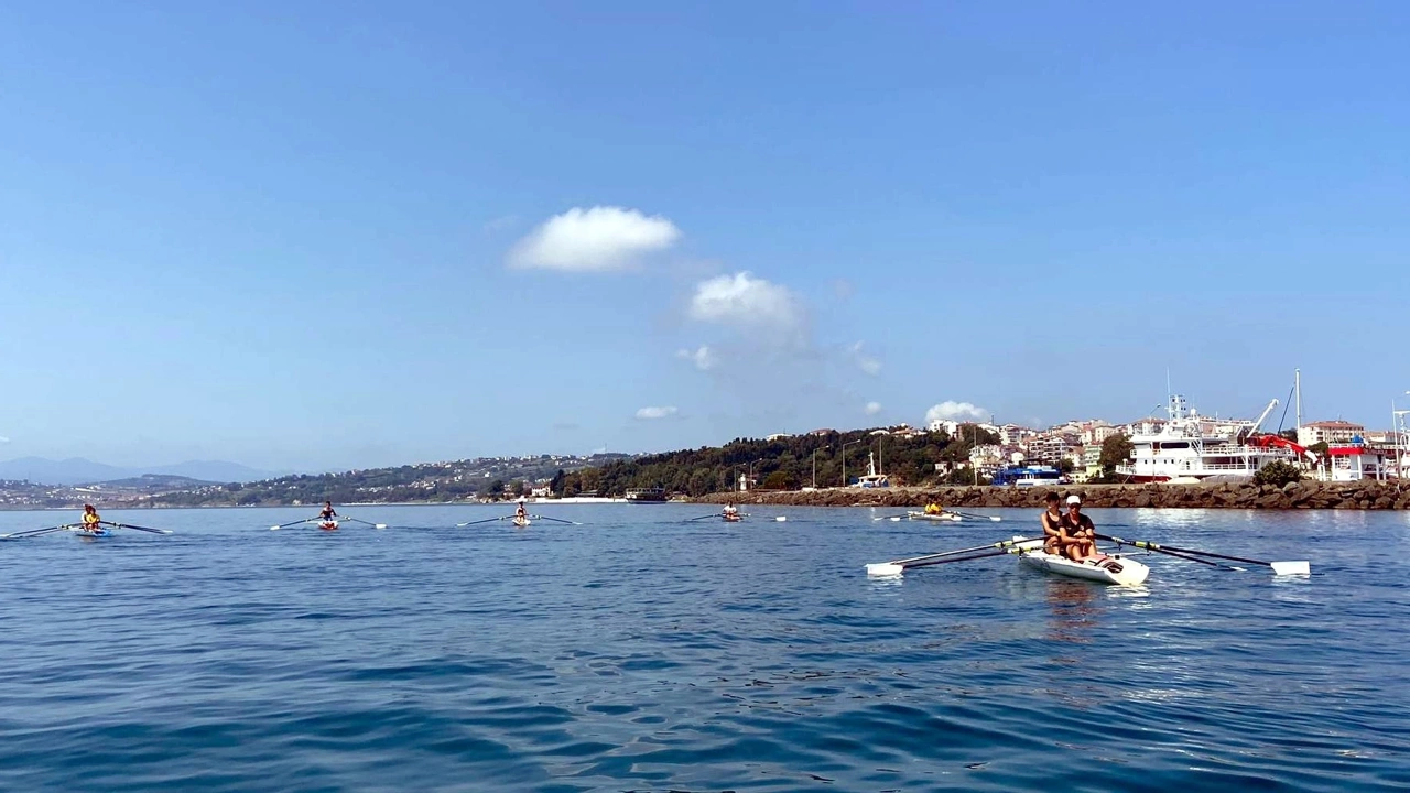 Sinoplu kürek sporcuları Türkiye şampiyonalarına hazırlanıyor