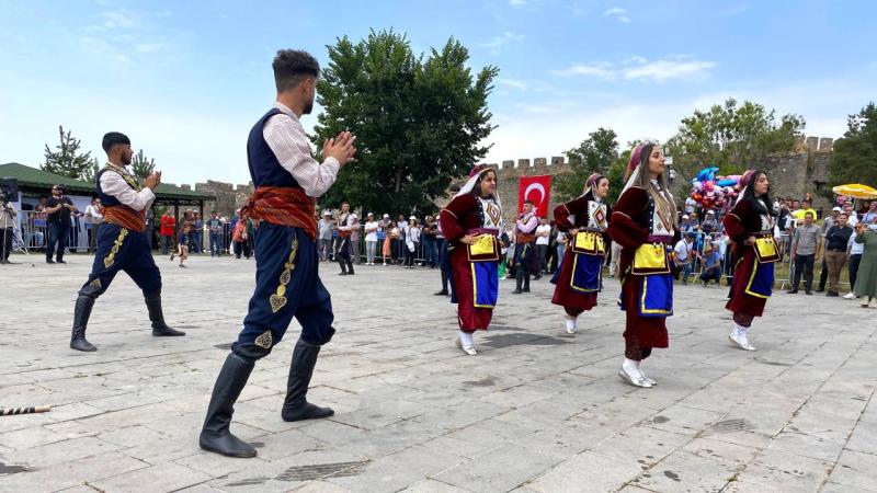 Ardahan’da “20. Ulusal Kültür ve Bal Festivali” başladı