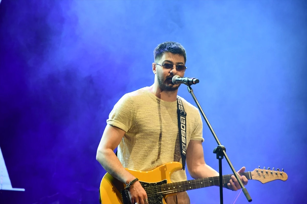 Düzce Belediyesi tarafından düzenlenen etkinlikte Semicenk konseri