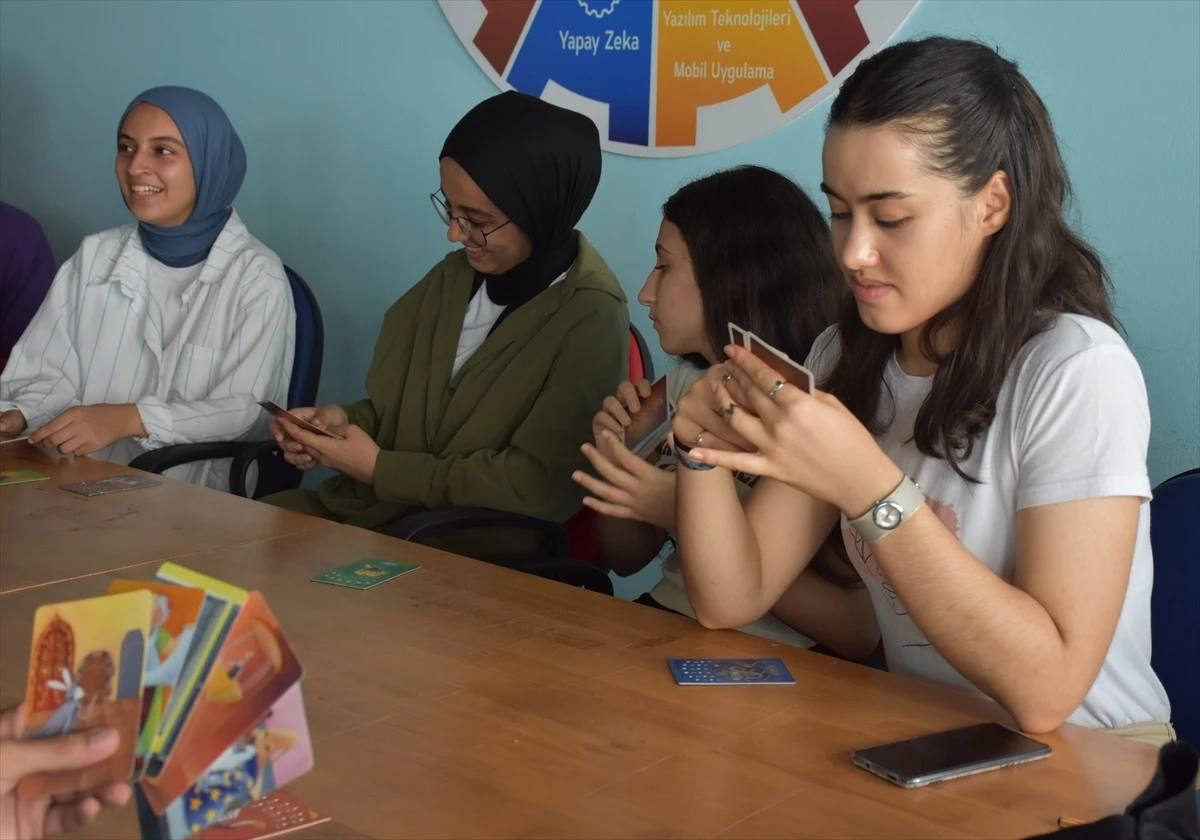 Adana’da Gençler İçin Atölye Çalışmaları ve Film Gösterimi Etkinliği Düzenlendi