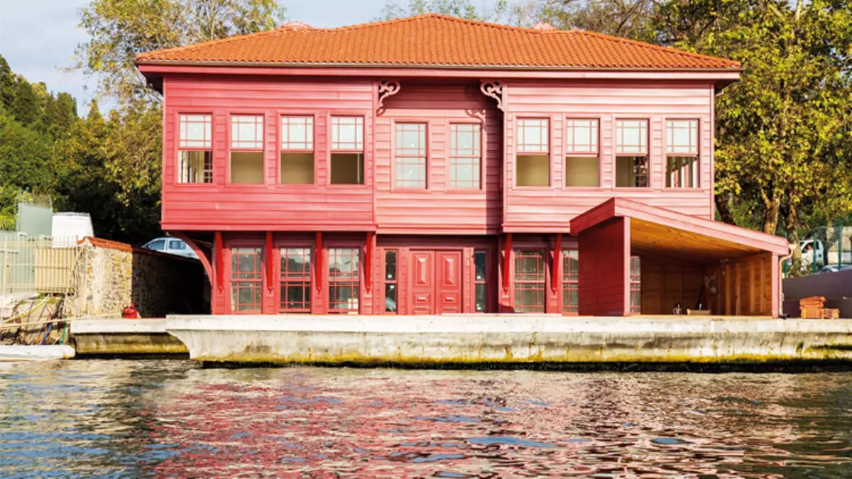 Boğaz’ın en güzel kırmızısı satıldı