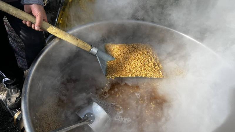 Ağrı’da dev kazanlarda kışlık bulgurlar kaynatıldı