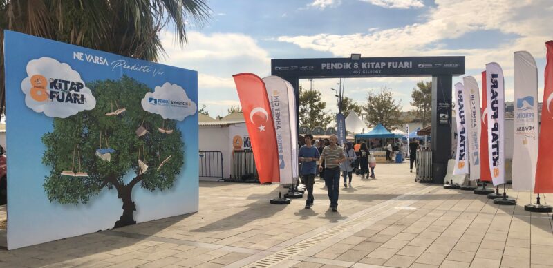Bu Fuarda Toplanan Kitaplar Hatay’daki Depremzede Öğrencilere Gönderilecek(Özel Haber)