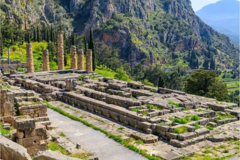 Delphi Antik Kenti: Apollon’un Kehanet Merkezi