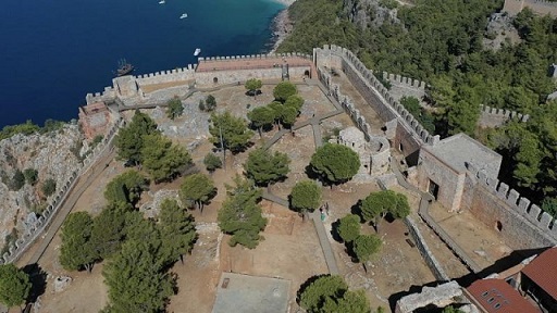 Alanya Kalesi’ndeki kazılarda 9 asırlık hoşgörünün izlerine rastlandı